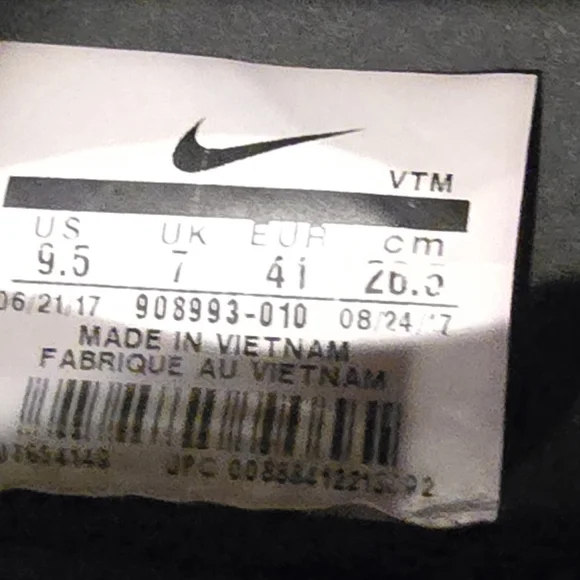 Nike Air Max Black & White Sneakers - Picture 12 of 12